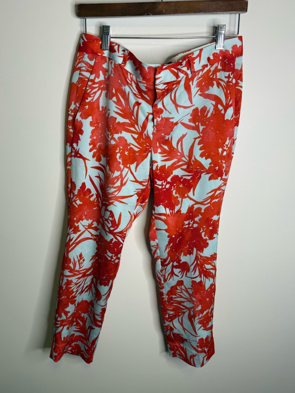 Banana Republic Red Floral Print Trousers on Light Blue Avery size 4 petite
